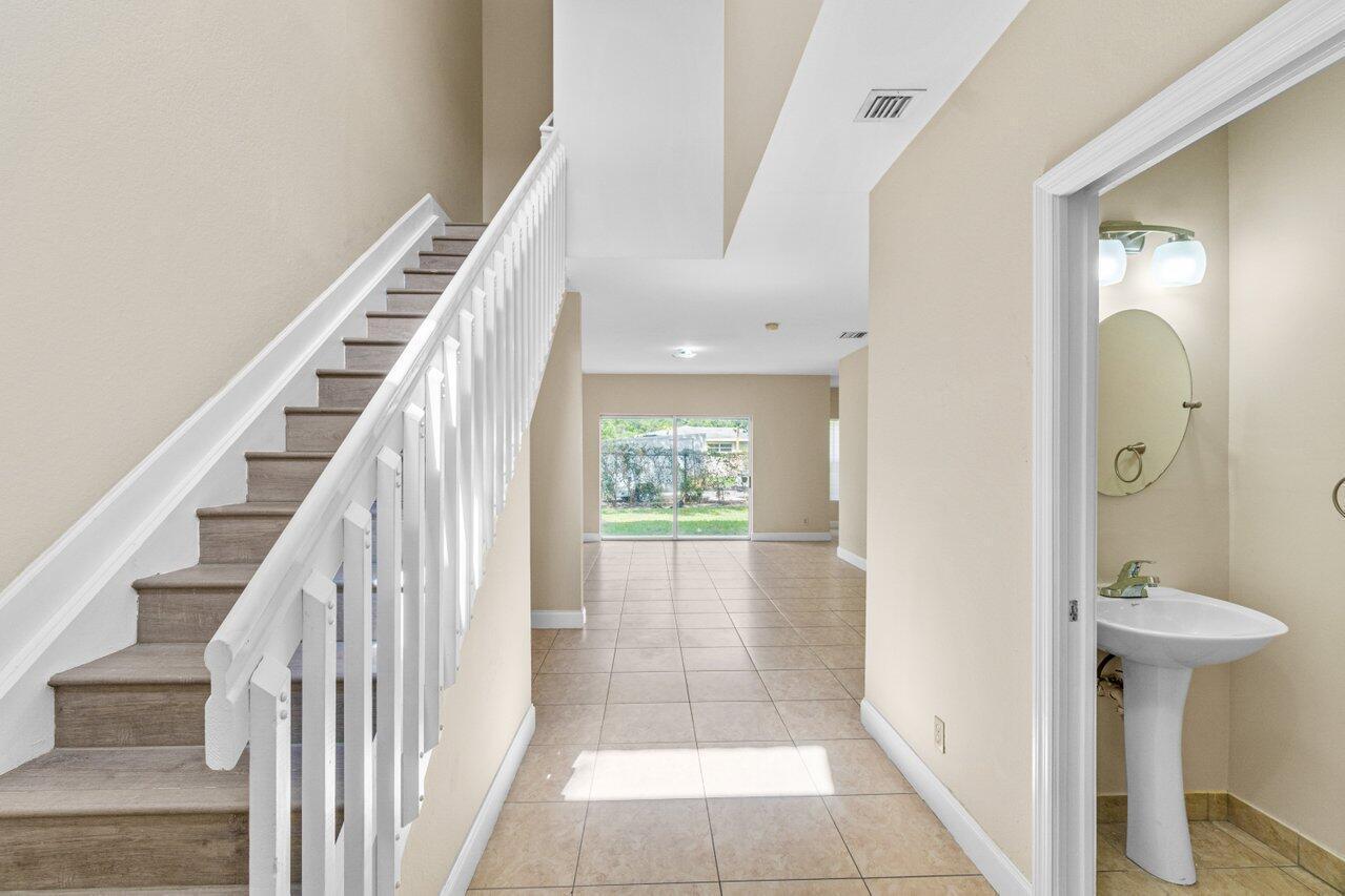 809 TALIA Circle E # 809, FL 33461 photo 2