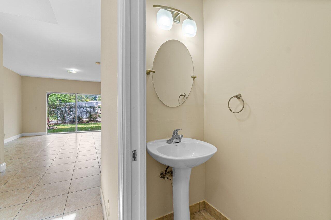 809 TALIA Circle E # 809, FL 33461 photo 3