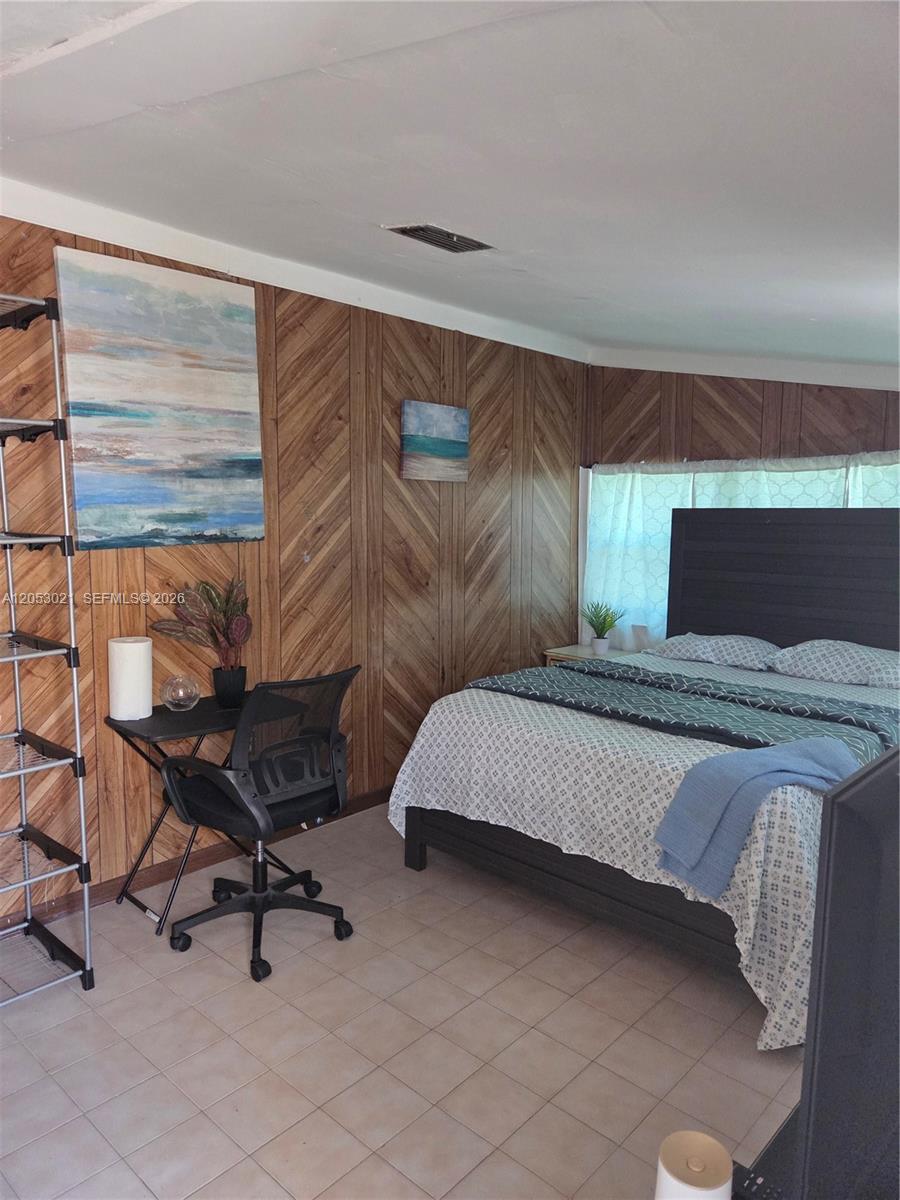 19631 NE 12th Ct, Miami FL 33179 photo 4
