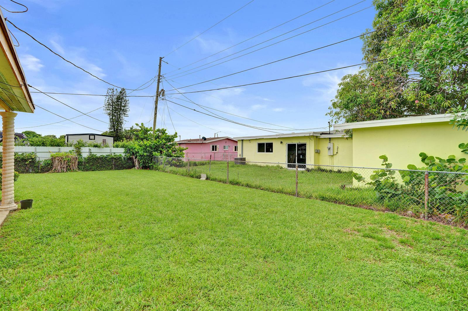 18800 NW 43rd Avenue, Miami Gardens FL 33055 photo 4