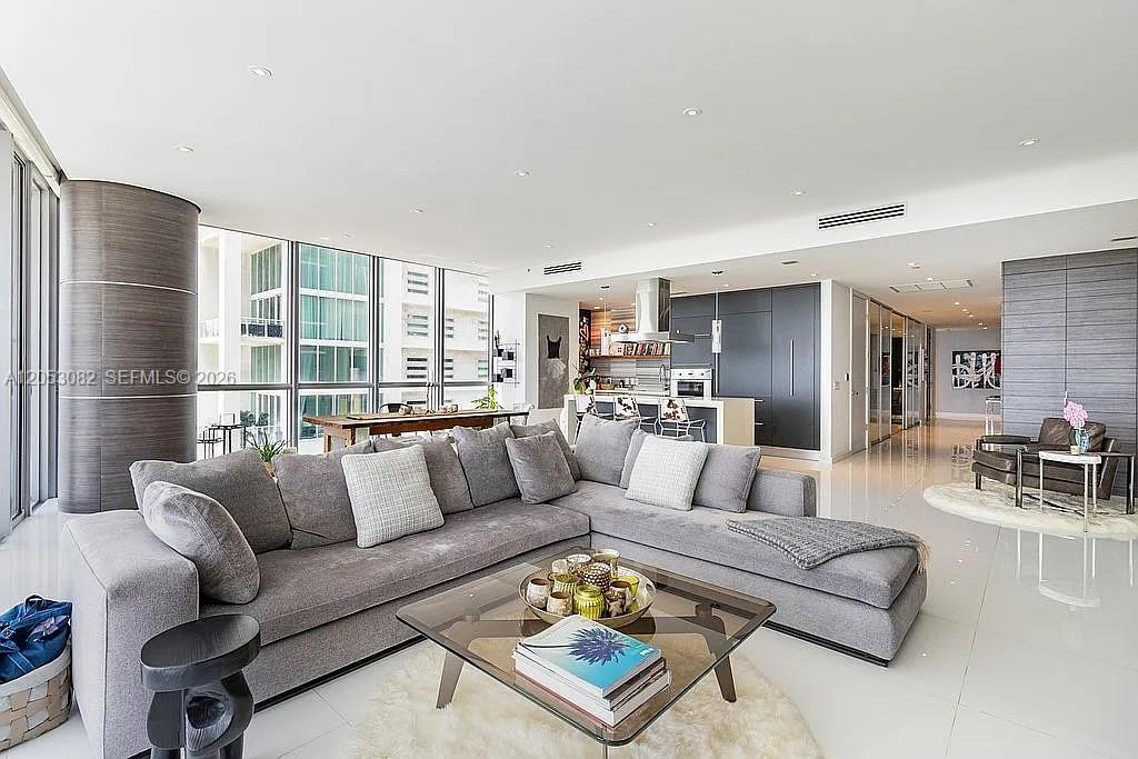 1100 Biscayne Blvd # 1501, Miami FL 33132 photo 3
