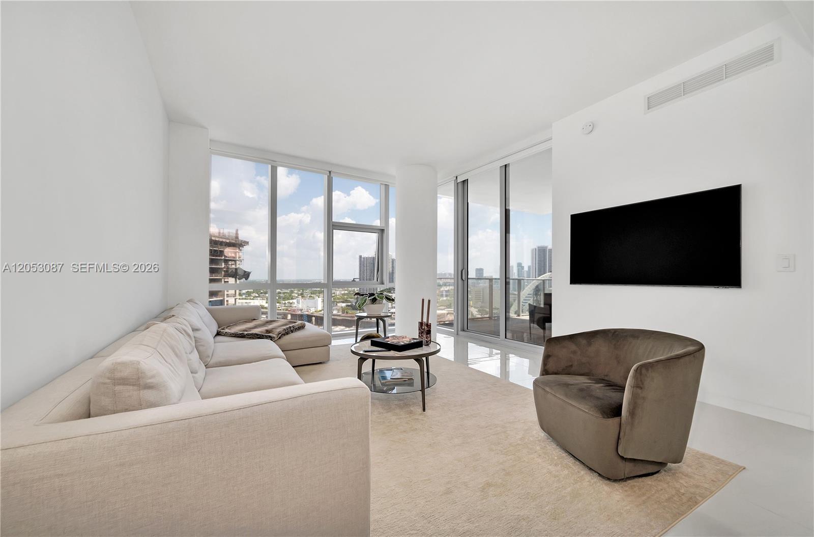 851 NE 1st Ave # 1701, Miami FL 33132 photo 4
