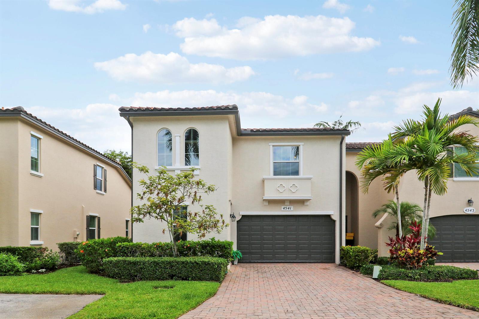 4541 Mediterranean Circle, Palm Beach Gardens FL 33418