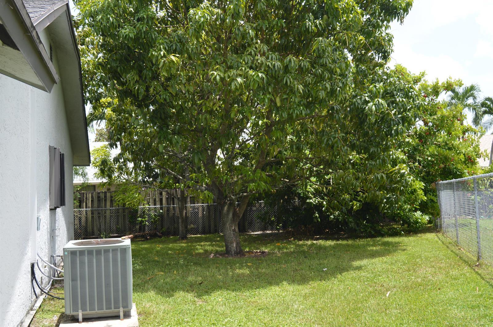 9194 NW 49TH Court, Sunrise FL 33351 photo 3