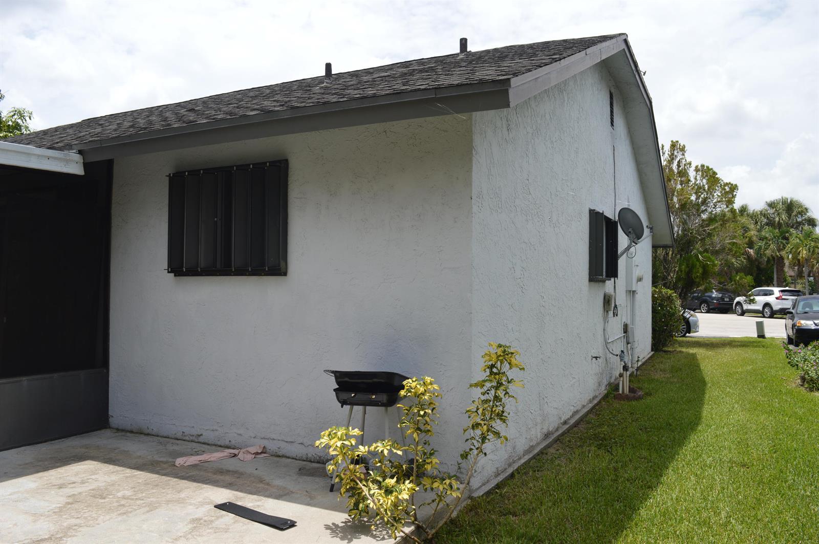 9194 NW 49TH Court, Sunrise FL 33351 photo 5