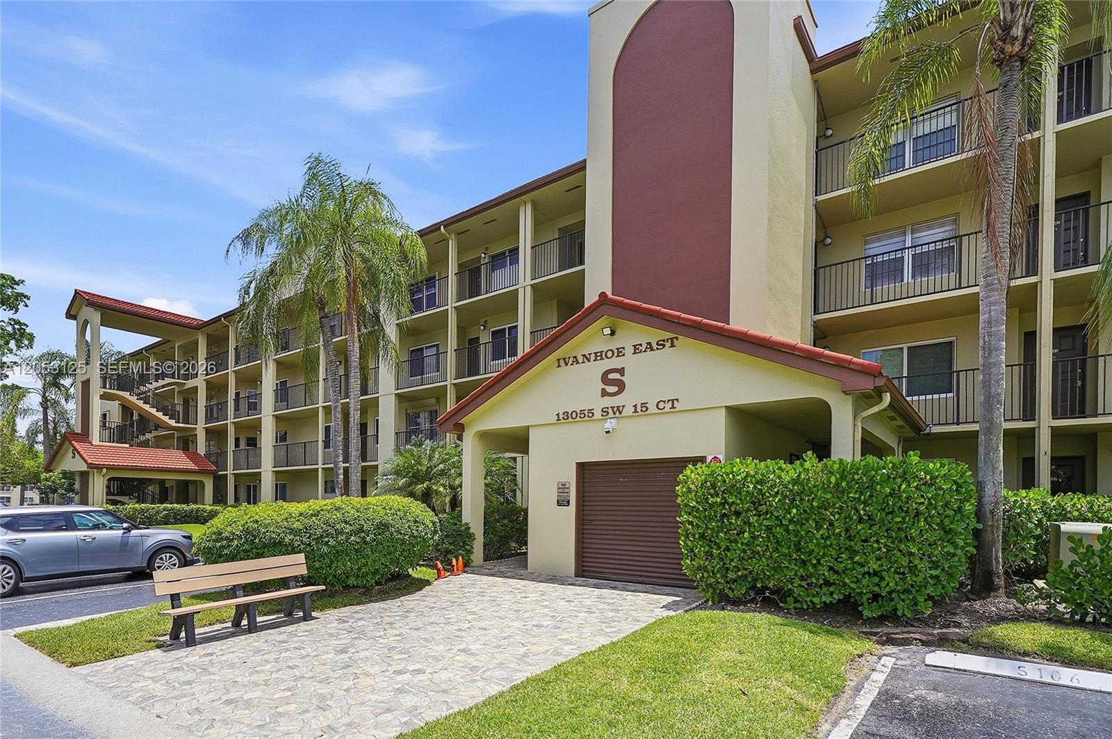 Pembroke Pines, FL 33027 photo 4