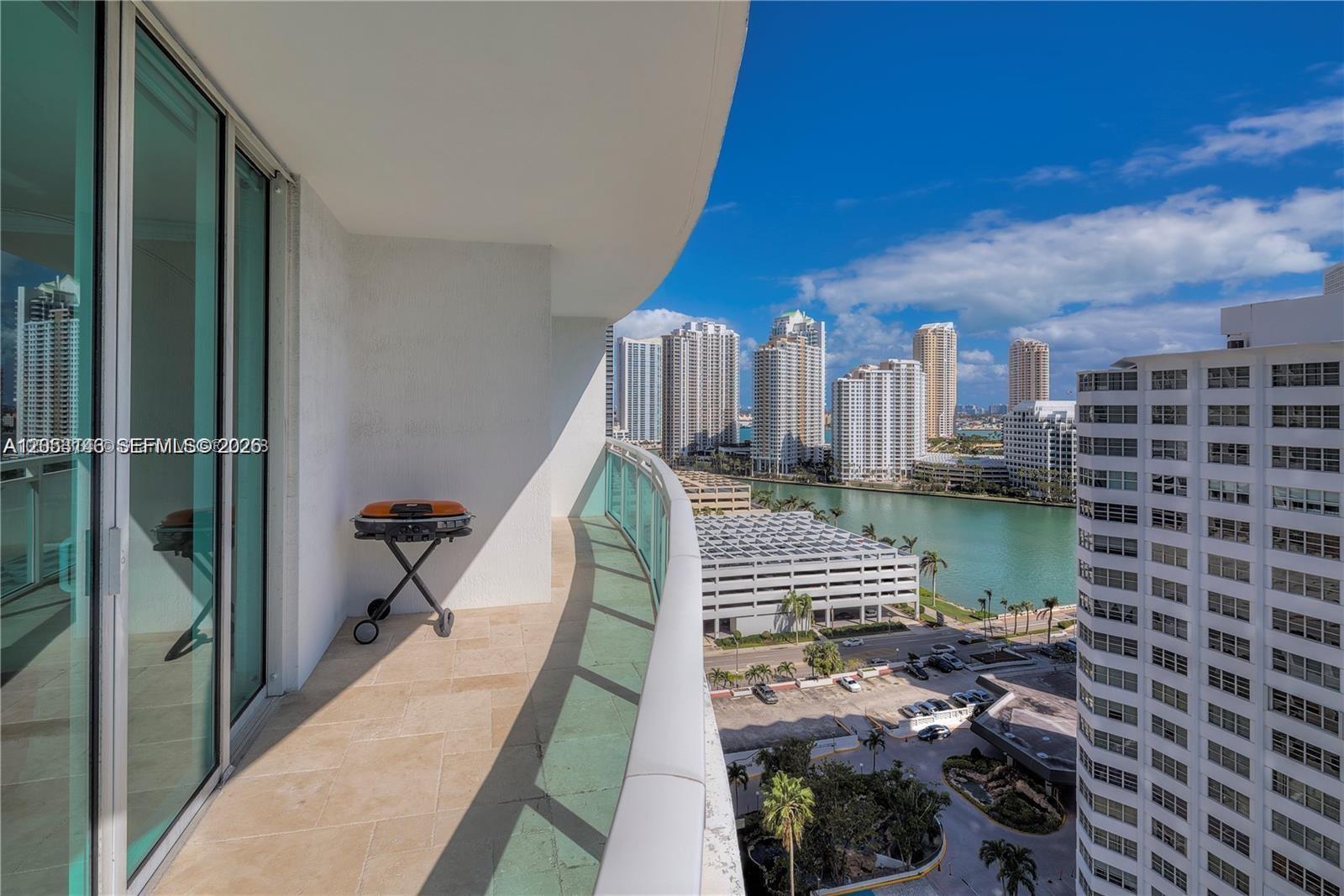 950 Brickell Bay Dr # 1711, Miami FL 33131