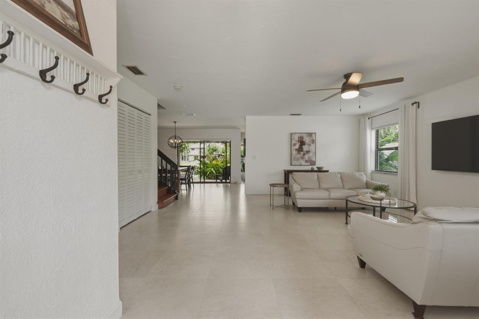 9014 Vineyard Lake Drive, Plantation FL 33324 photo 3