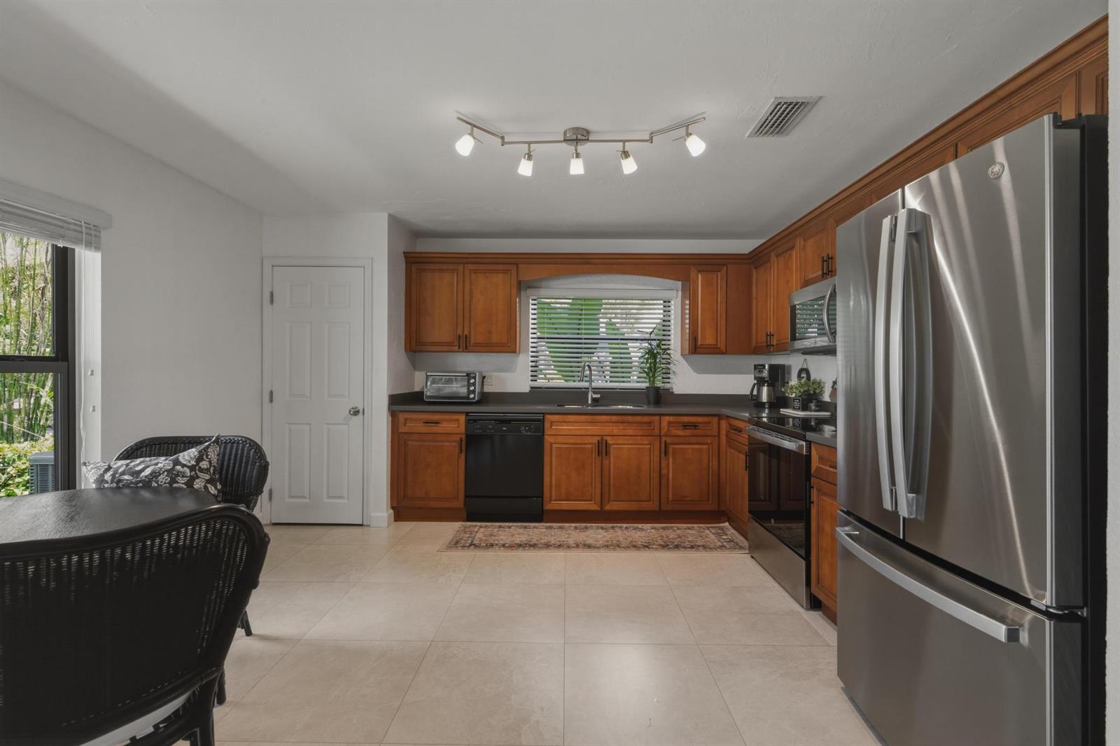 9014 Vineyard Lake Drive, Plantation FL 33324 photo 4