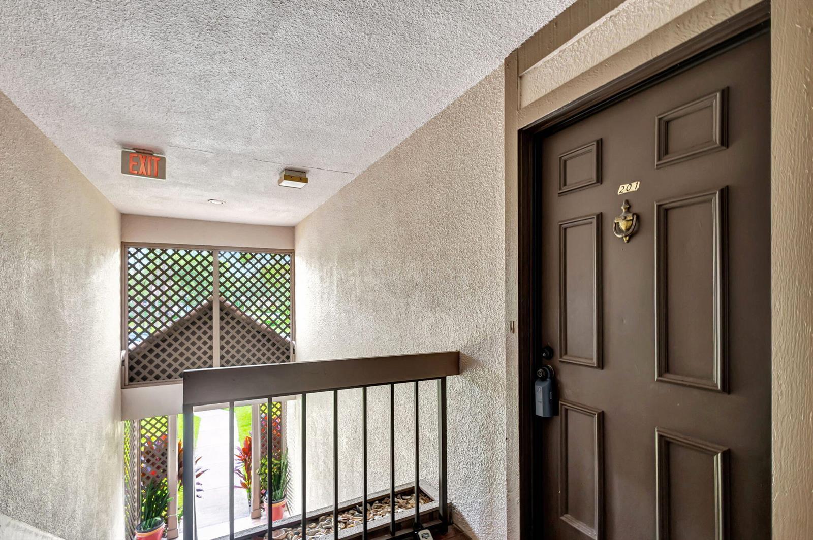1109 Duncan Circle # 201, Palm Beach Gardens FL 33418 photo 3