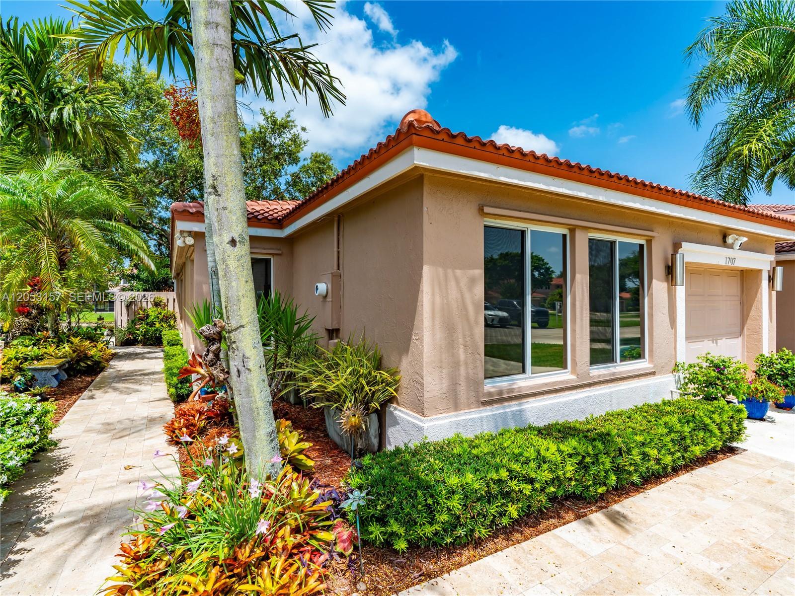 1707 SW 109th Ter, Davie FL 33324 photo 3