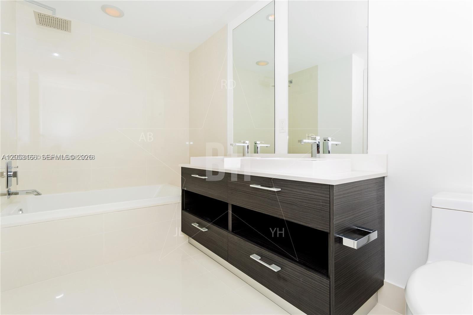 55 SW 9th St # 1104, Miami FL 33130 photo 3