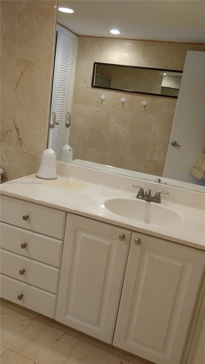 19390 Collins Avenue # 1014, Sunny Isles Beach FL 33160 photo 2