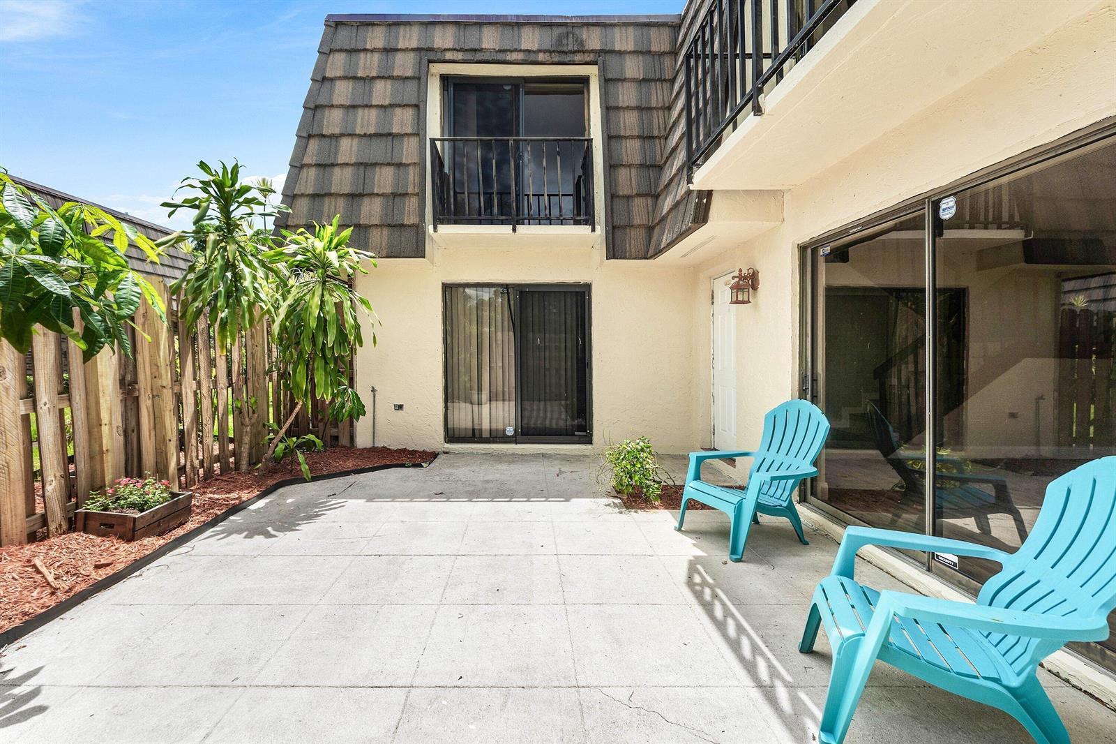 1534 FOREST LAKES Circle # D, West Palm Beach FL 33406 photo 2