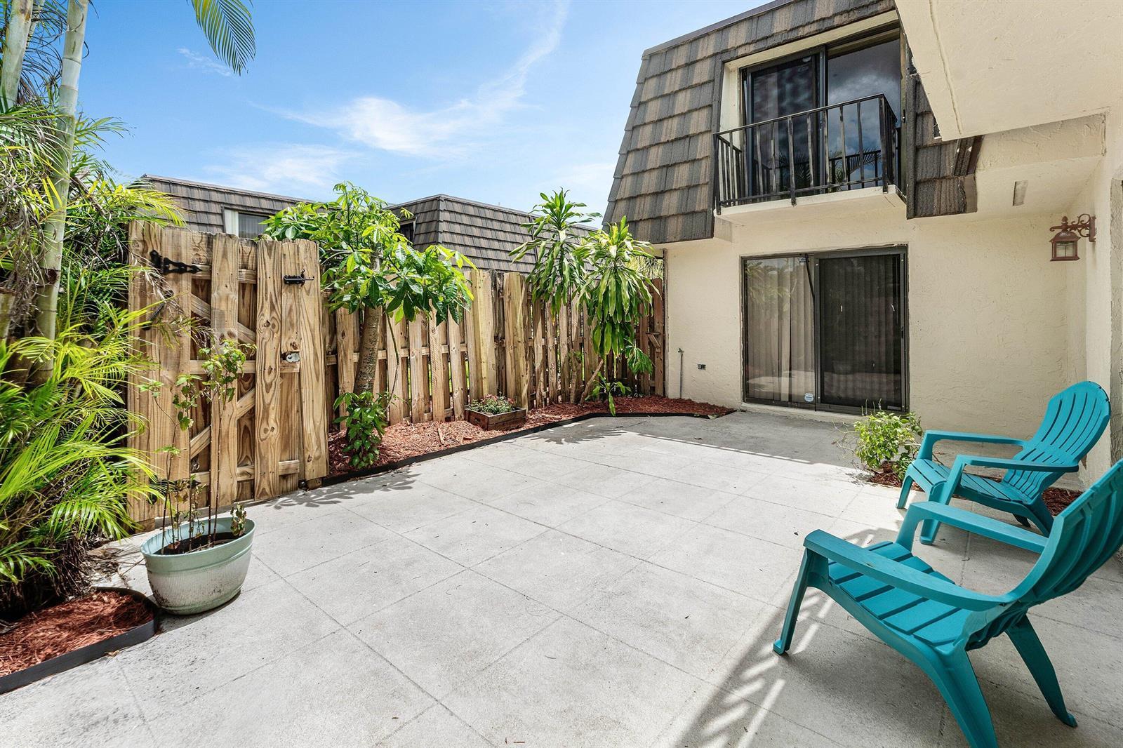 1534 FOREST LAKES Circle # D, West Palm Beach FL 33406 photo 3