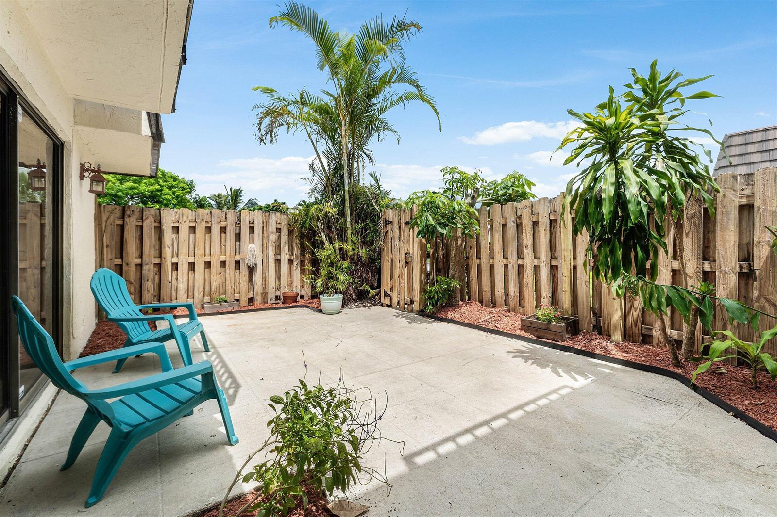 1534 FOREST LAKES Circle # D, West Palm Beach FL 33406 photo 5