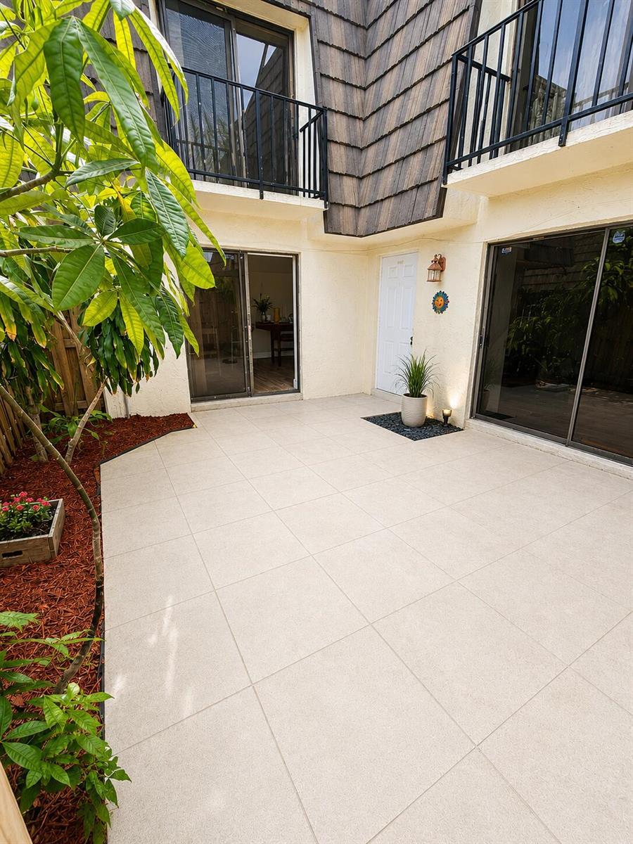 1534 FOREST LAKES Circle # D, West Palm Beach FL 33406 photo 4