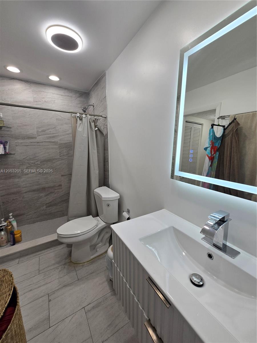 6070 W 18th Ave # 306, Hialeah FL 33012 photo 4