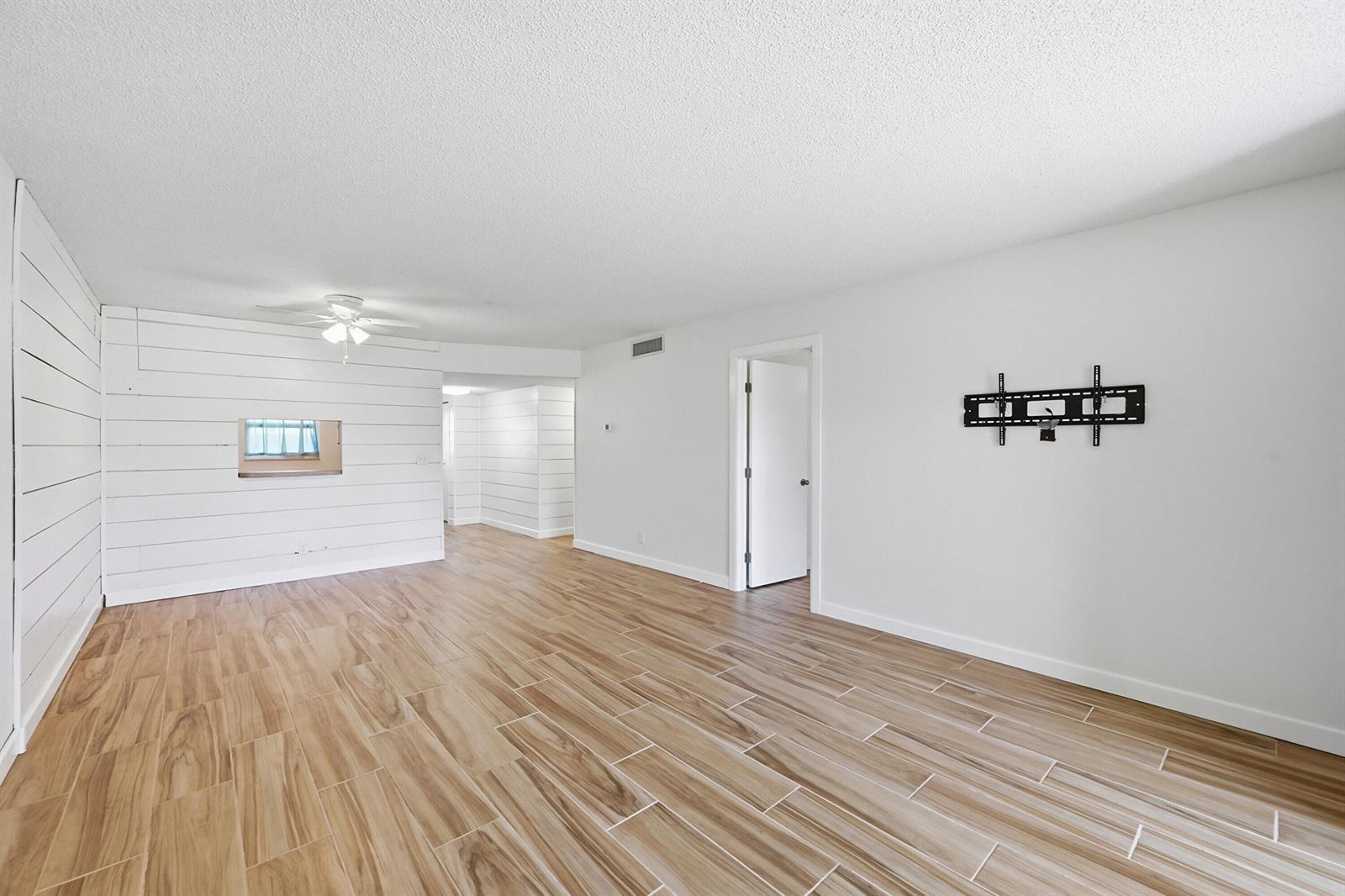 2805 CASITA Way # 112, Delray Beach FL 33445 photo 2