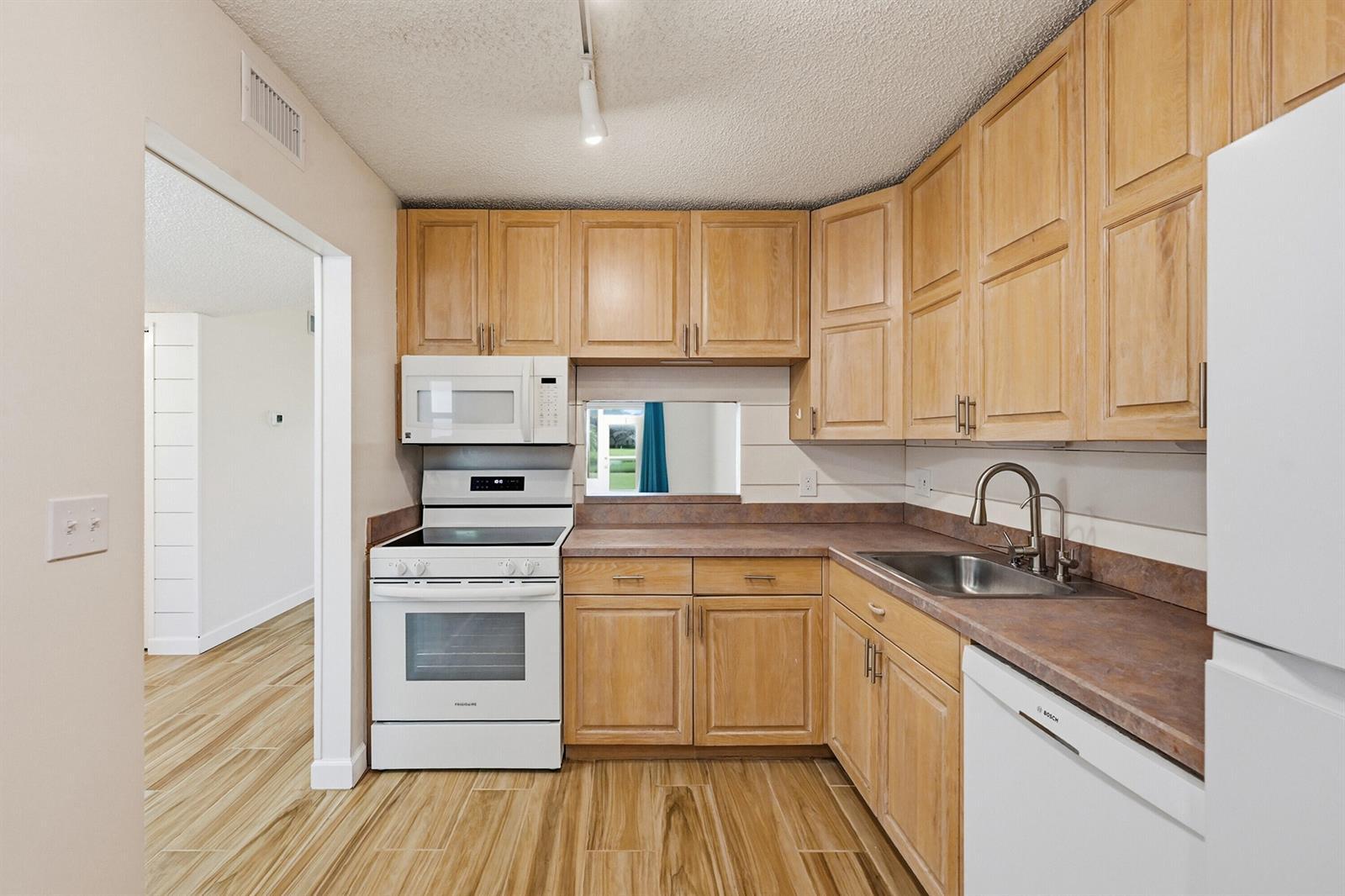 2805 CASITA Way # 112, Delray Beach FL 33445
