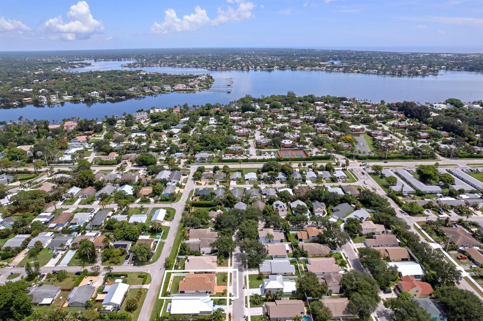 145 Pennock Landing Circle, Jupiter FL 33458 photo 3