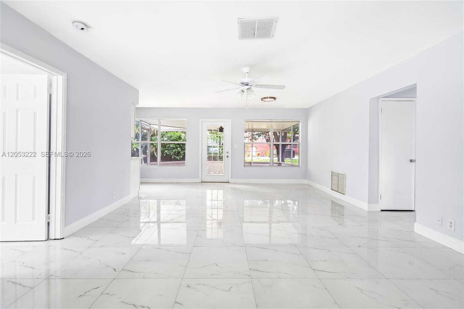1427 Crest Dr, Lake Worth FL 33461 photo 5