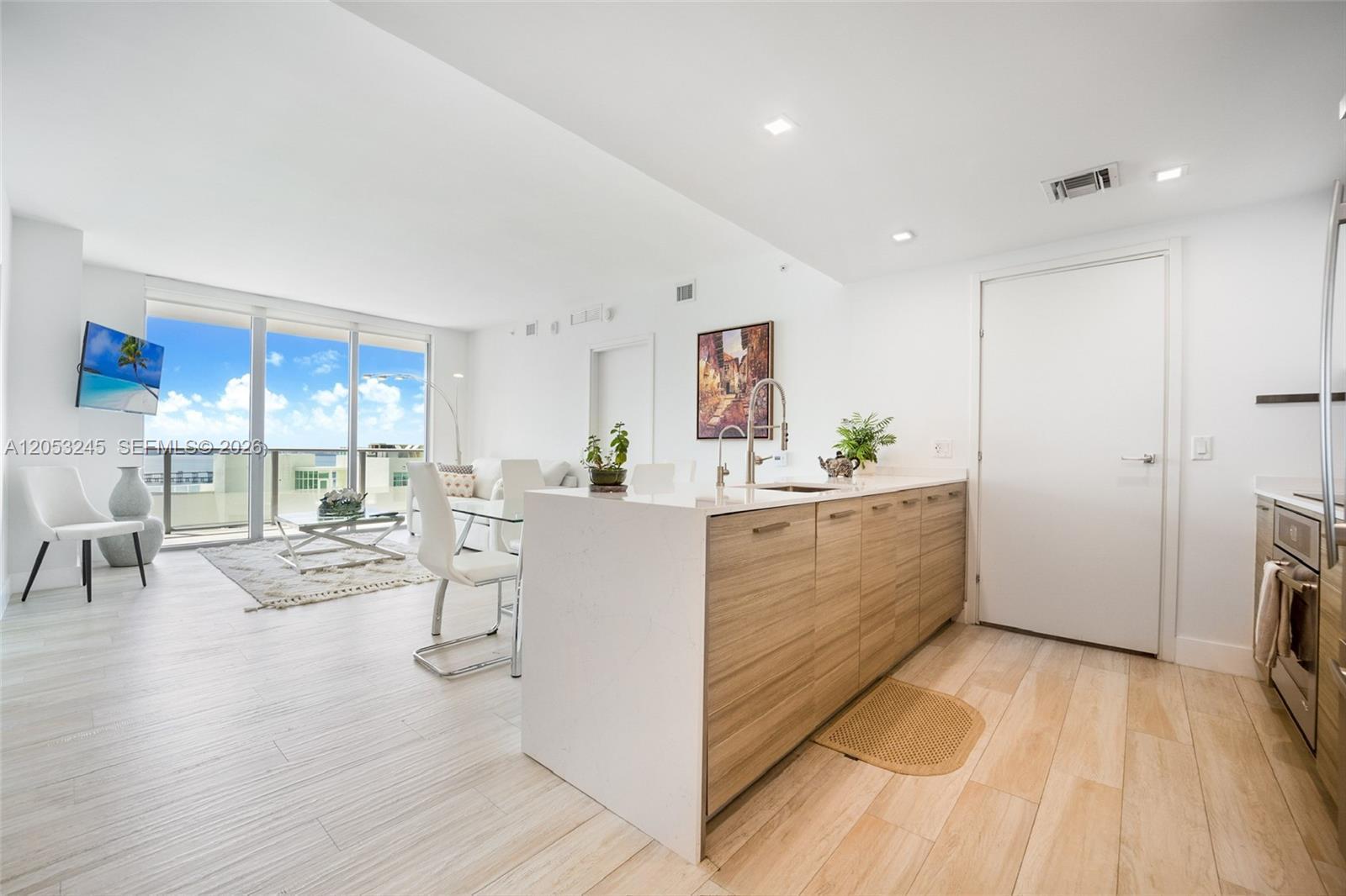 1300 Brickell Bay Dr # 3004, Miami FL 33131 photo 2