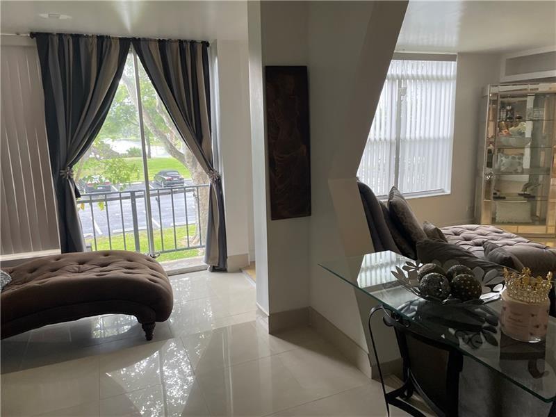 3690 INVERRARY Drive # 2Z, Lauderhill FL 33319 photo 2