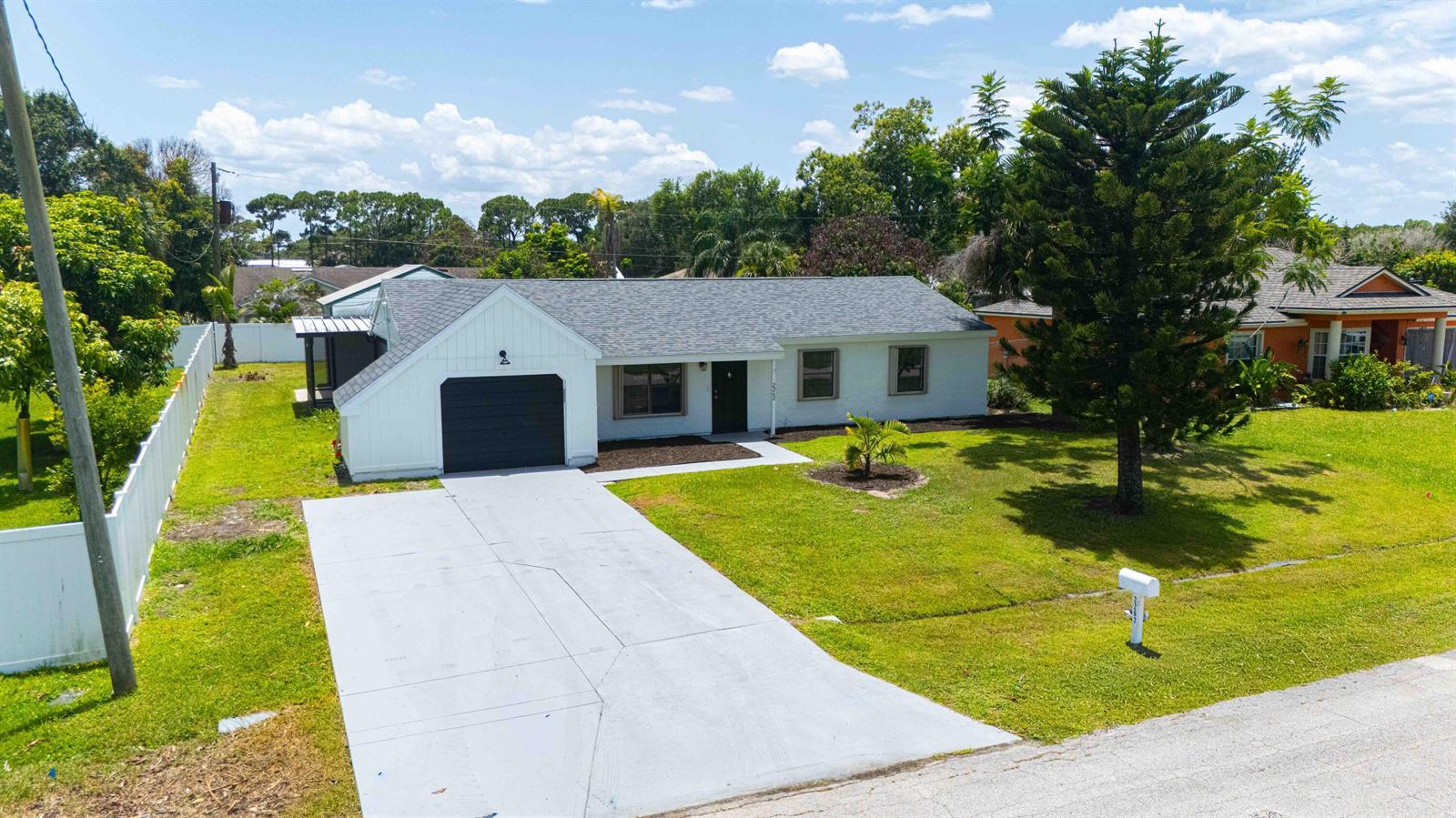 2262 SE Tile Terrace, Port St. Lucie FL 34952