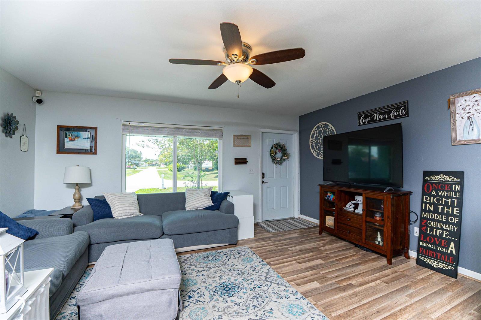 286 SW KENTWOOD Road, Port St. Lucie FL 34953 photo 2