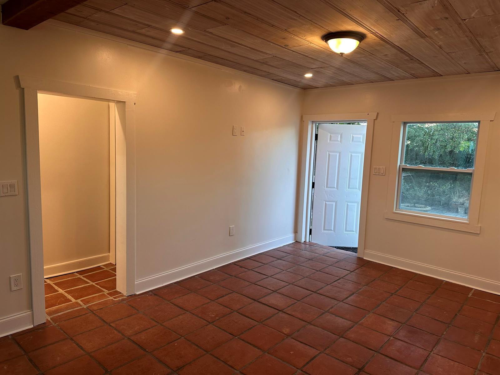 4707 Garden Avenue, West Palm Beach FL 33405 photo 2