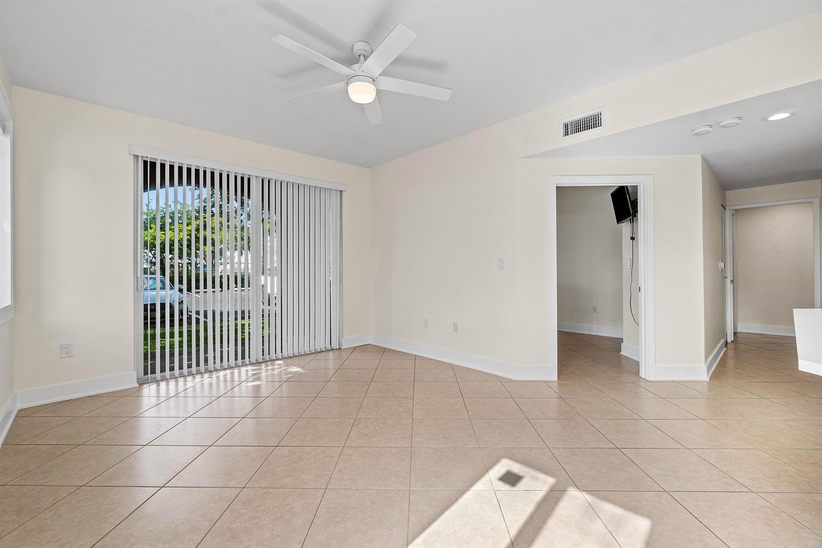 1000 Scotia Drive # 102, Hypoluxo FL 33462 photo 4