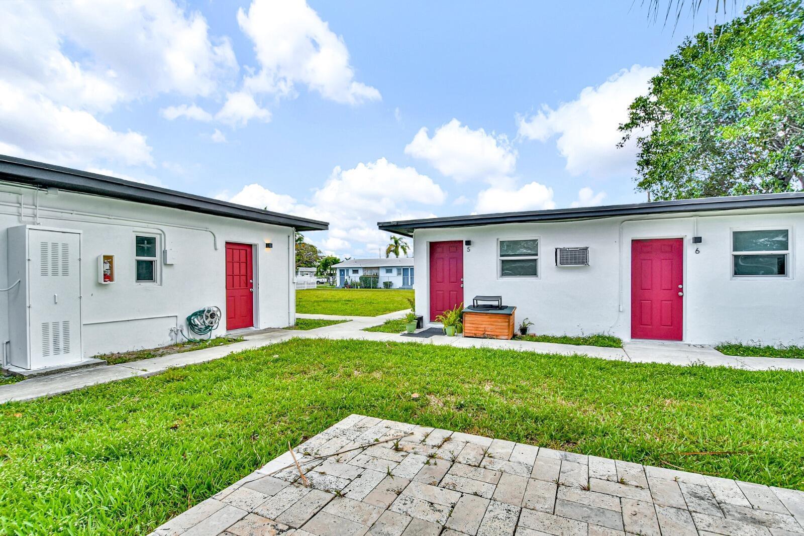 1725 NE 148TH Street # 5, Miami FL 33181 photo 2