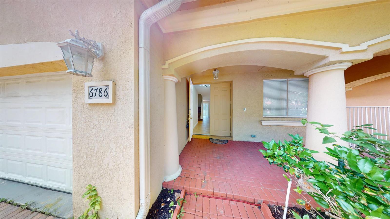 6786 Aliso Avenue, West Palm Beach FL 33413 photo 2