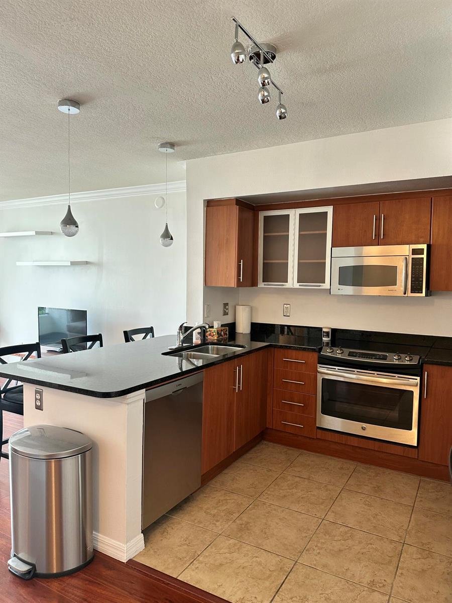600 S Dixie Highway # 621, West Palm Beach FL 33401 photo 2