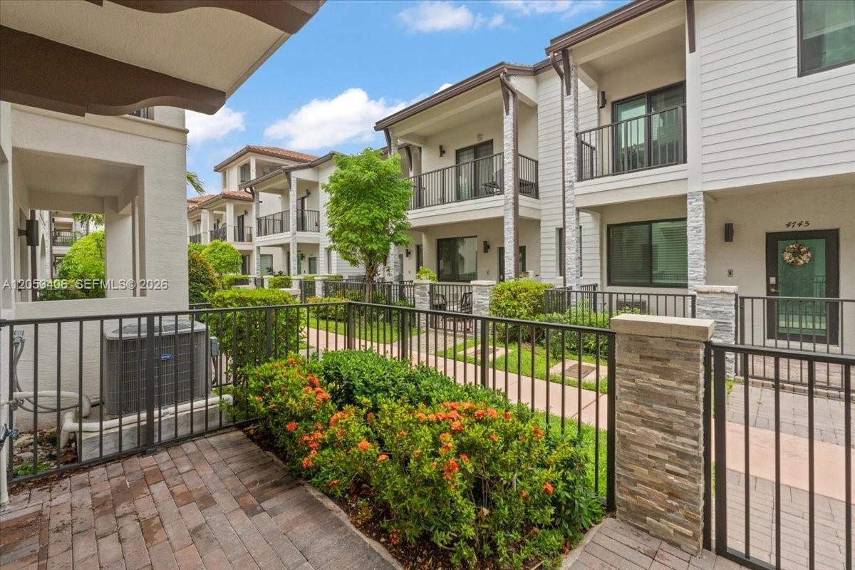 4746 NW 83rd Pkwy, Doral FL 33166
