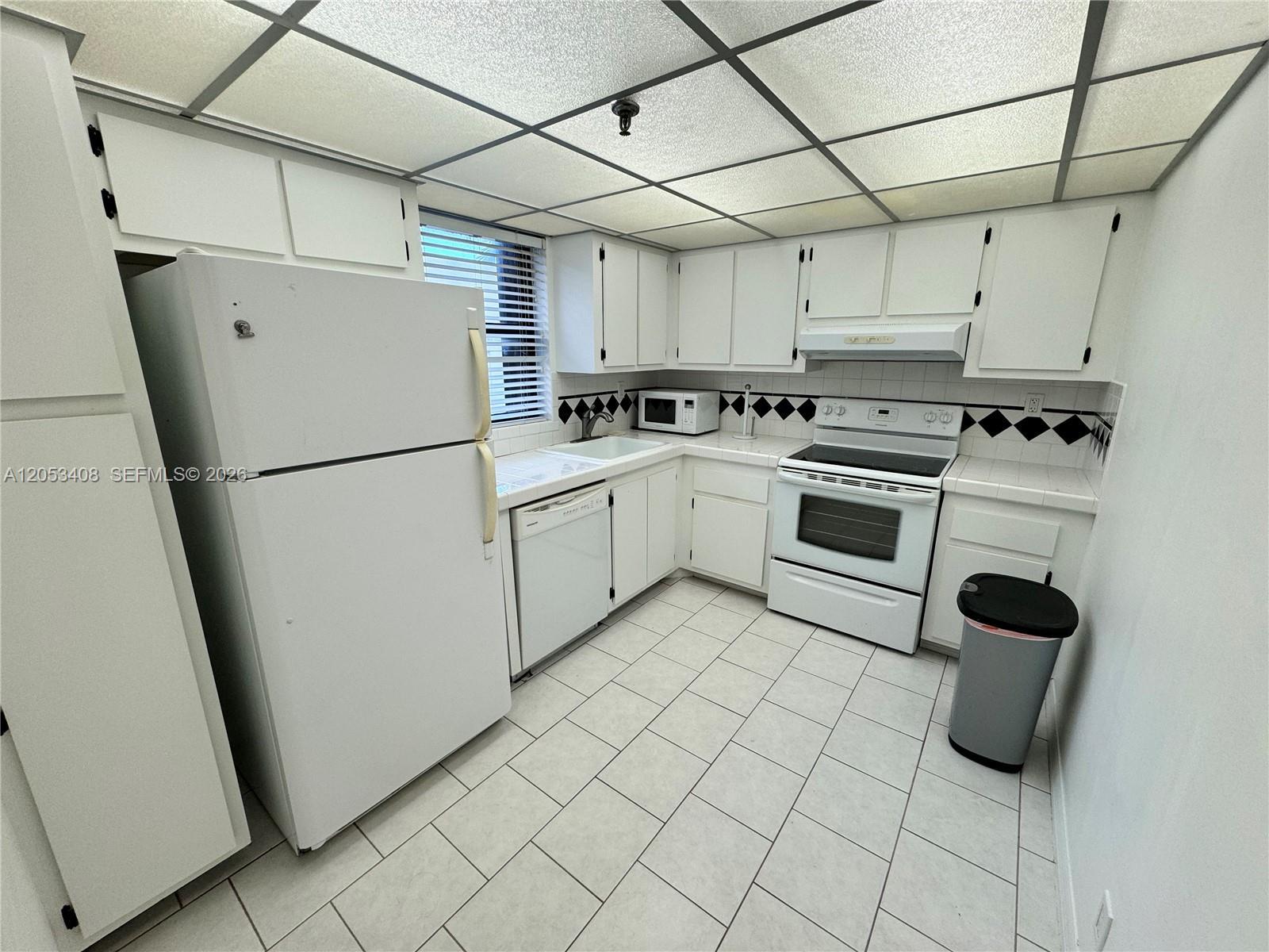 2625 Collins Ave # 320, Miami Beach FL 33140 photo 3