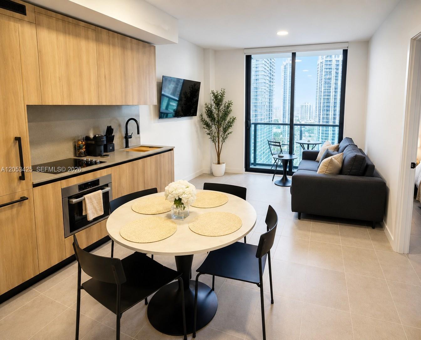 121 NE 5th St # 3411, Miami FL 33132 photo 4