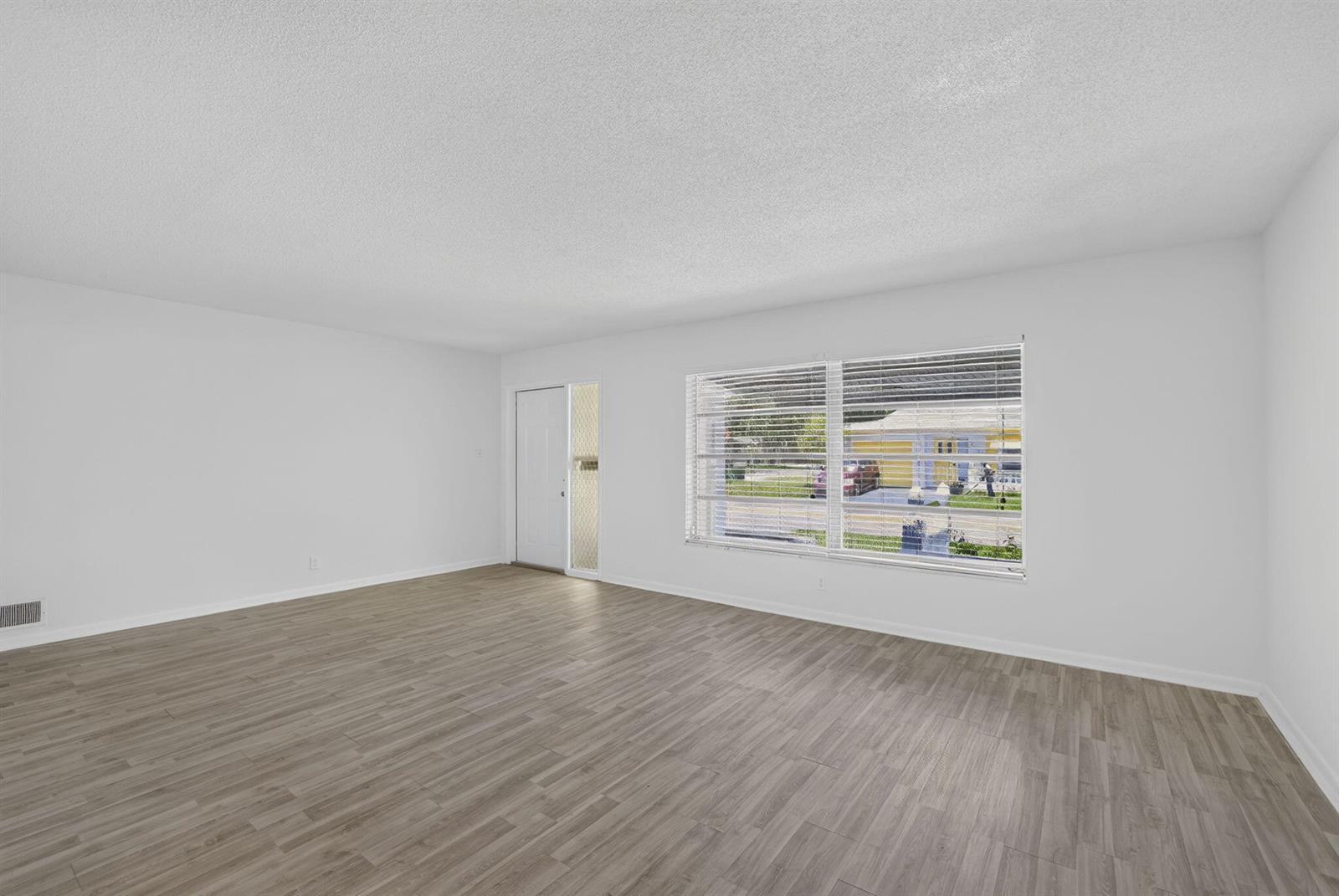 6015 NW 67TH Avenue, Tamarac FL 33321 photo 3