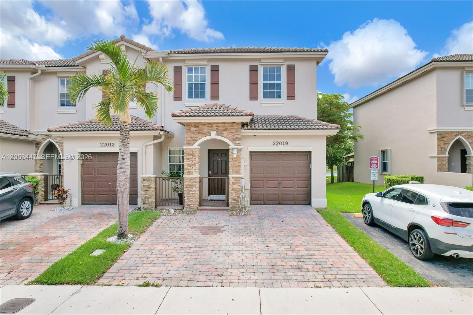 22019 SW 92nd Pl, Cutler Bay FL 33190 photo 2