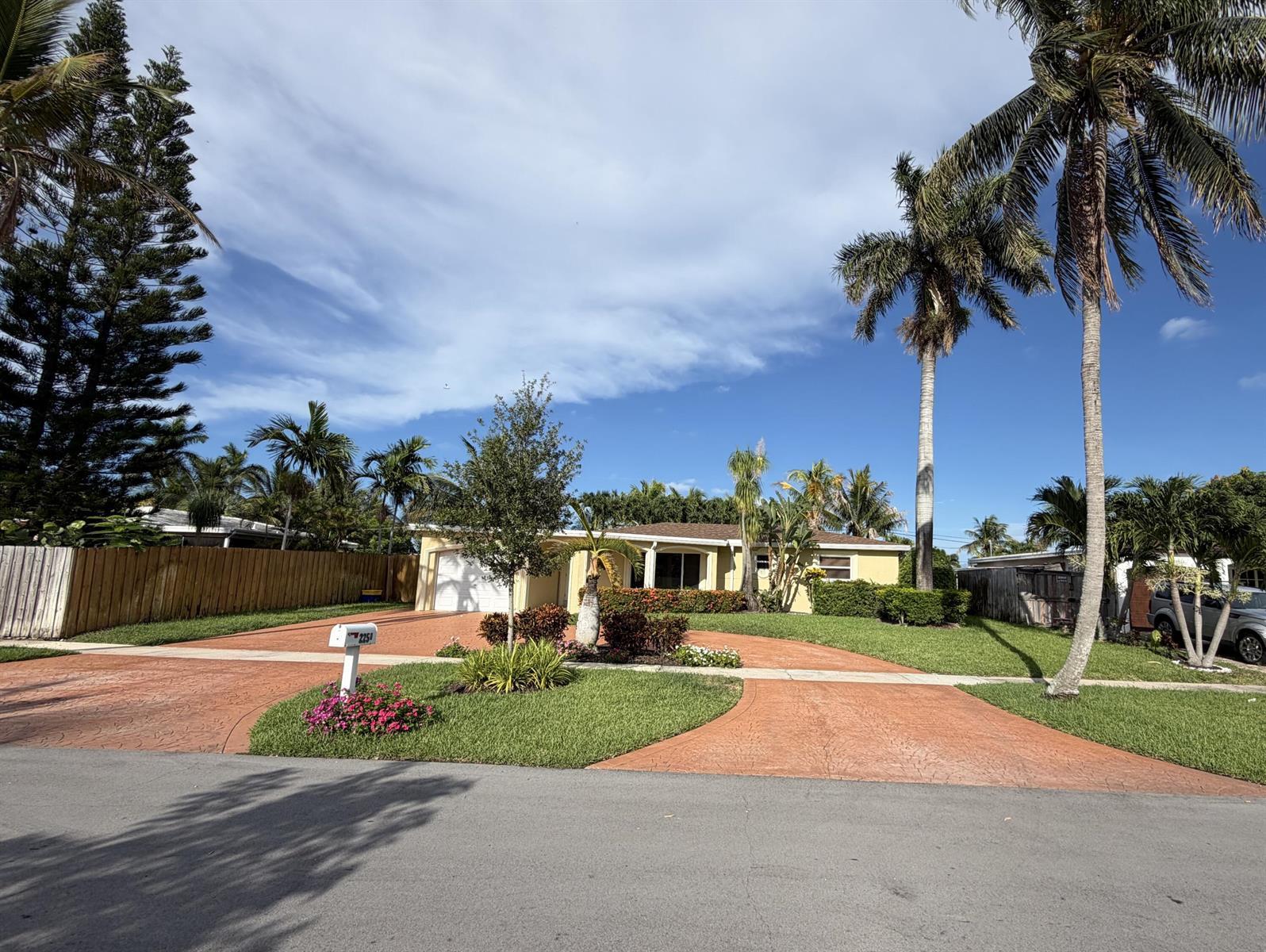 2250 NE 4th Court, Boca Raton FL 33431