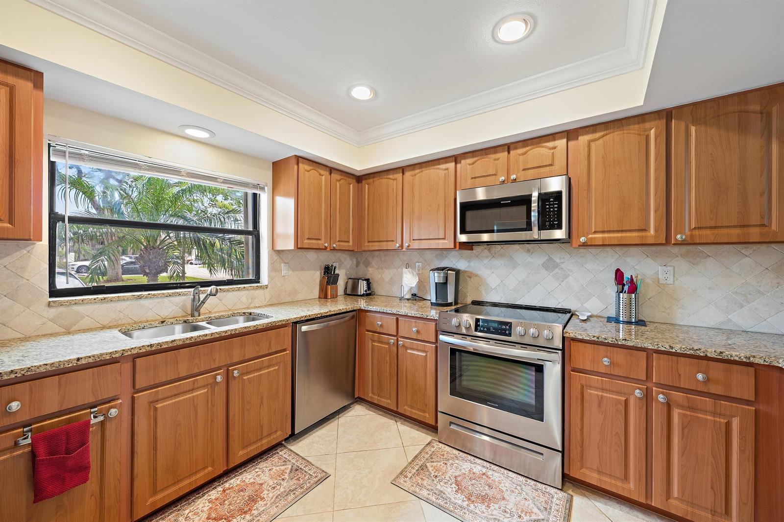 803 Clubhouse Circle, Jupiter FL 33477 photo 4