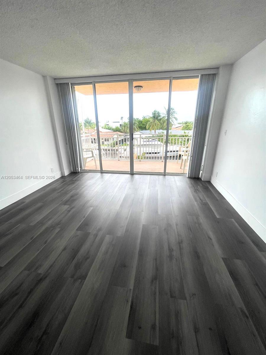 2450 NE 135th St # 209, North Miami FL 33181 photo 4