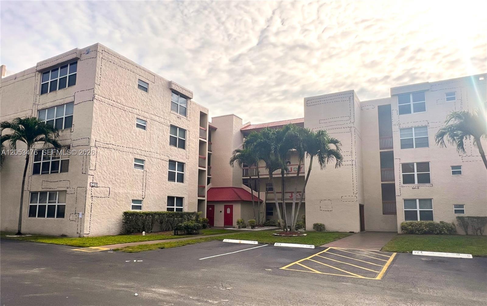 9451 Evergreen Pl # 407, Davie FL 33324 photo 2