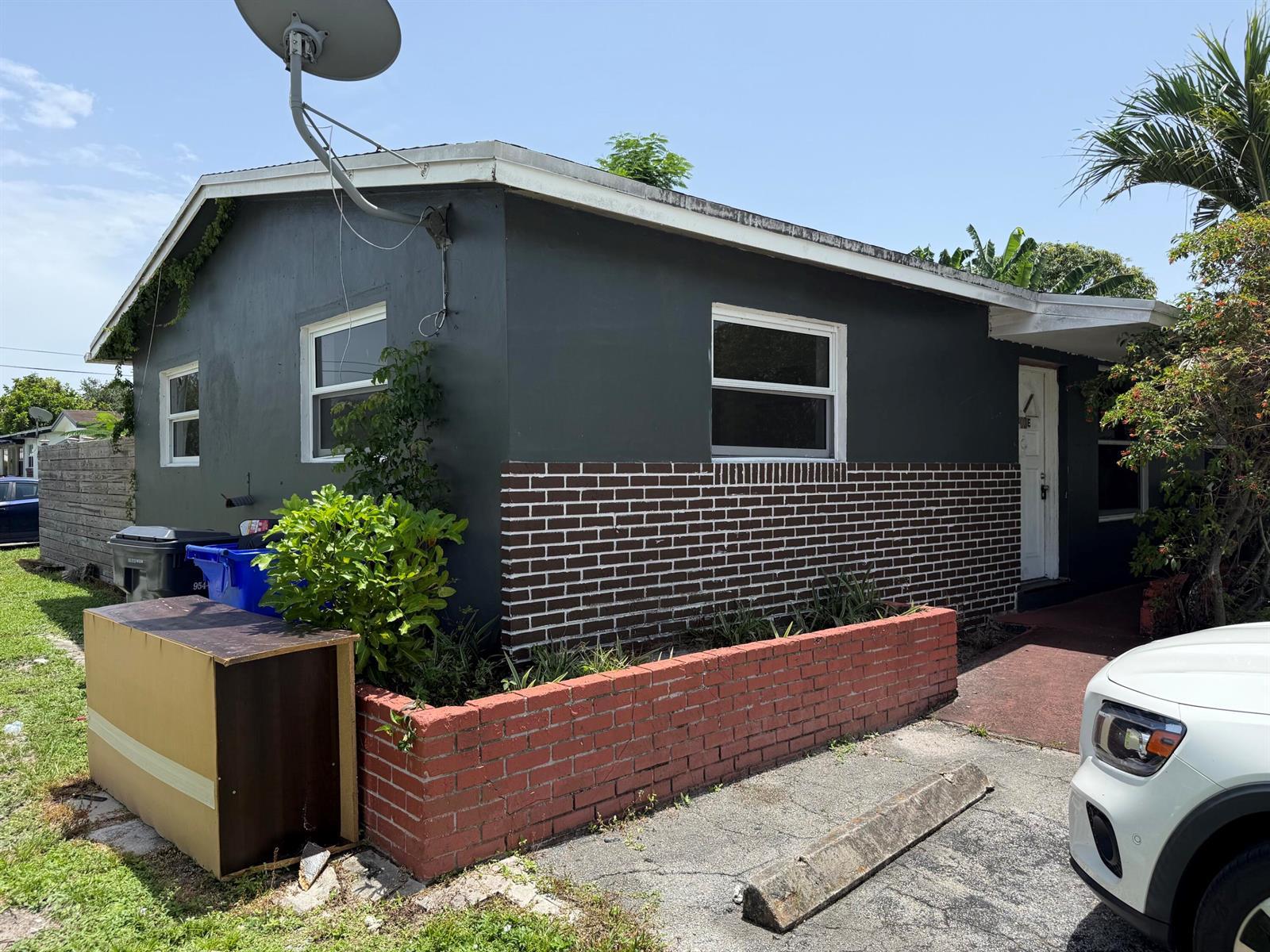5900 GARFIELD Street, Hollywood FL 33021