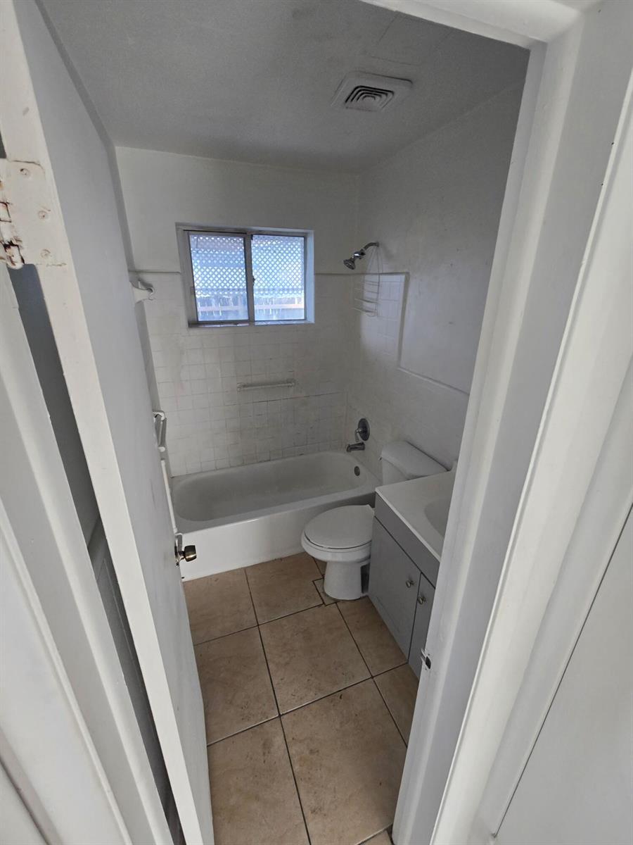 5900 GARFIELD Street, Hollywood FL 33021 photo 5