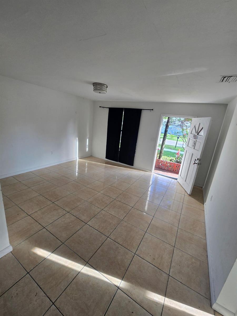 5900 GARFIELD Street, Hollywood FL 33021 photo 4