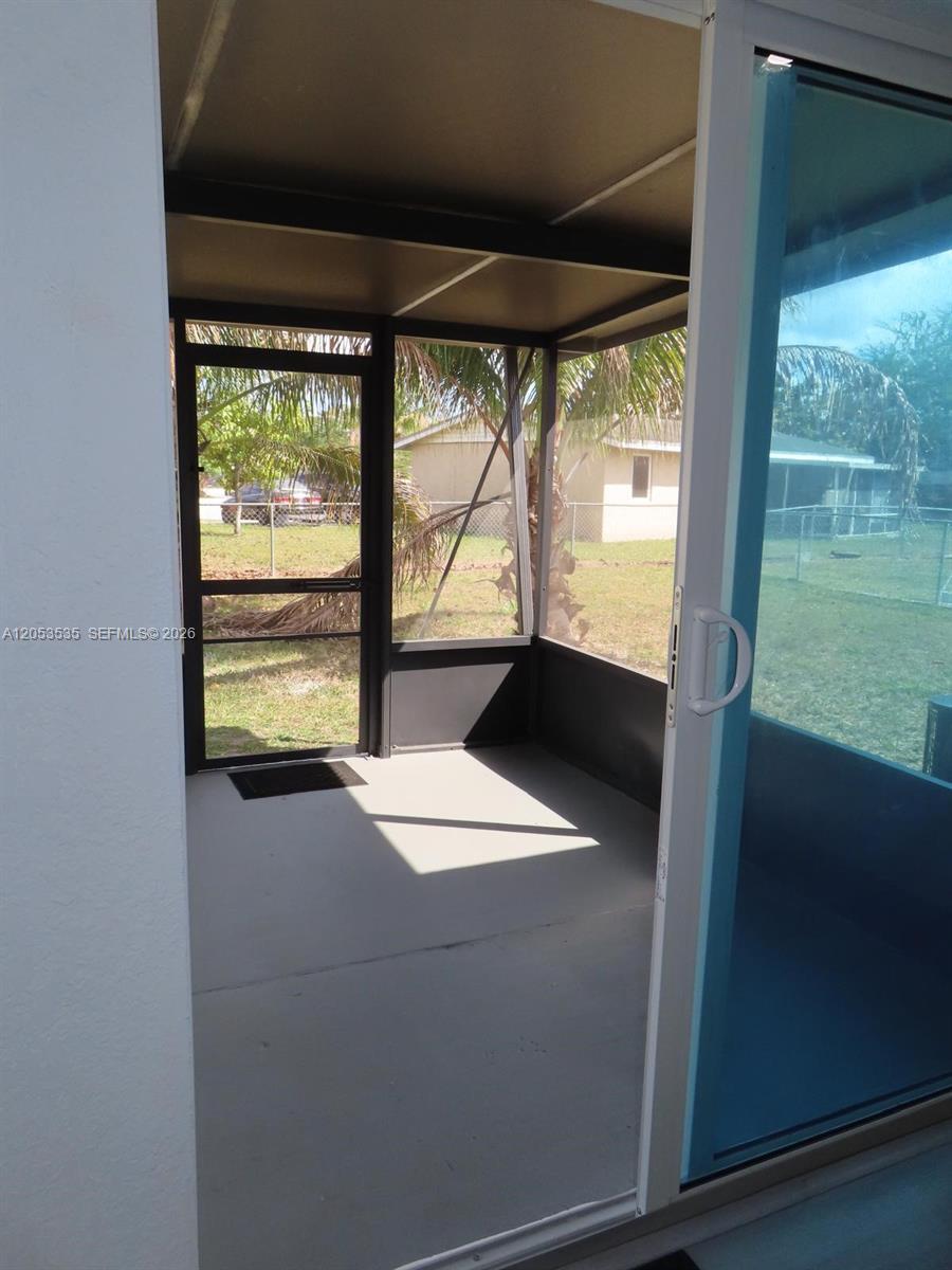 95 SW 17th Ter, Homestead FL 33030 photo 5