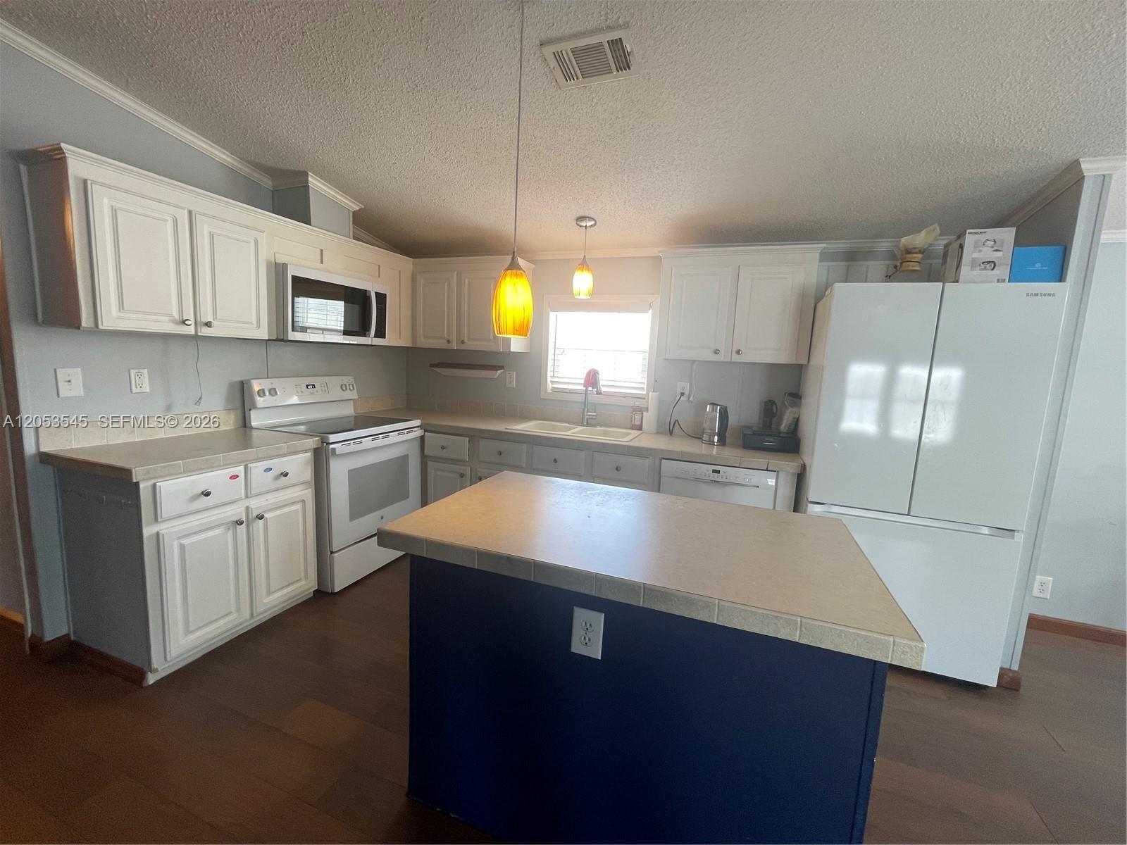 3070 Cove Dr, Dania Beach FL 33312 photo 5
