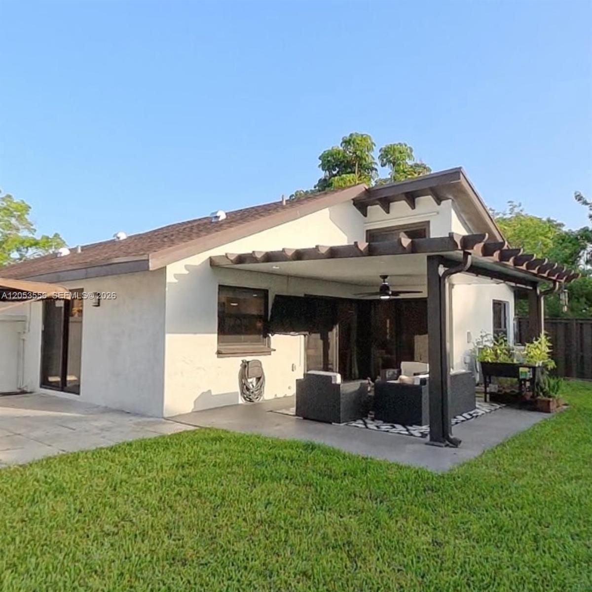 1490 Flamingo Ct, Pembroke Pines FL 33026 photo 4